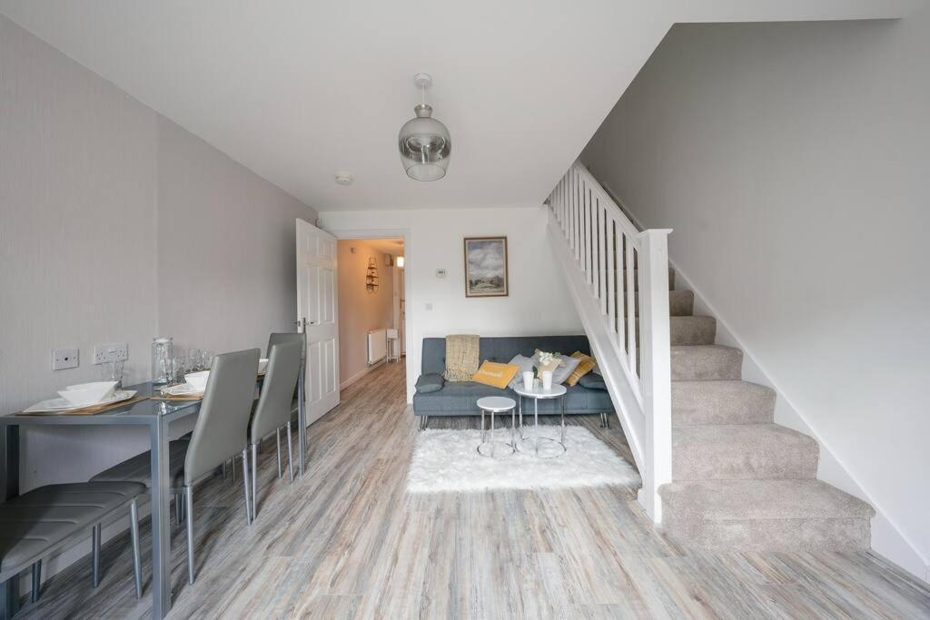 Stylish 2-Bed Home - For Company Contractor And Leisure Stays - Nec, Airport, Hs2, Contractors, Resort World Birmingham Exterior foto