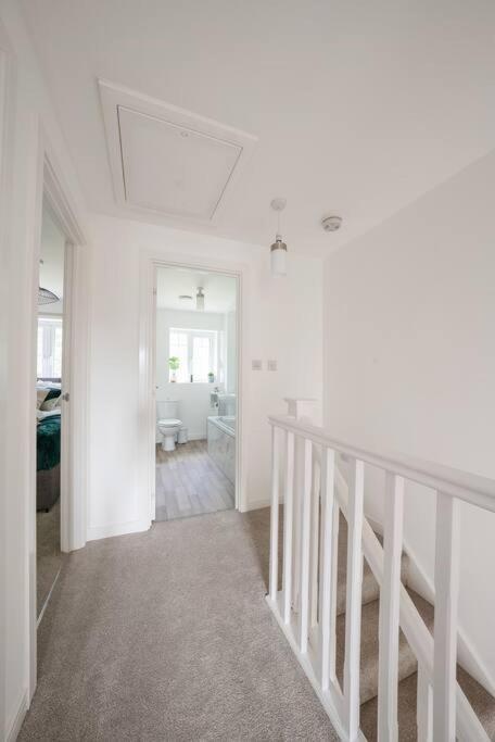 Stylish 2-Bed Home - For Company Contractor And Leisure Stays - Nec, Airport, Hs2, Contractors, Resort World Birmingham Exterior foto